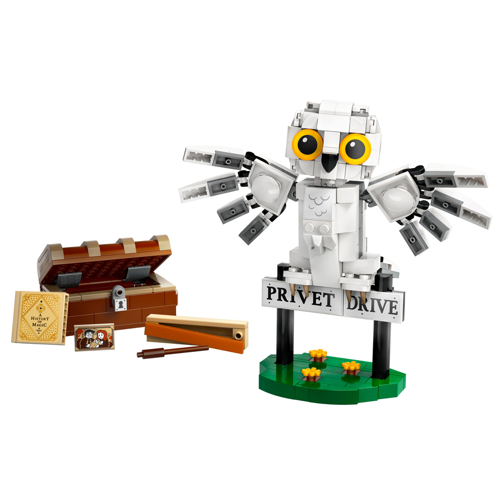 LEGO Hedwig at 4 Privet Drive 76425